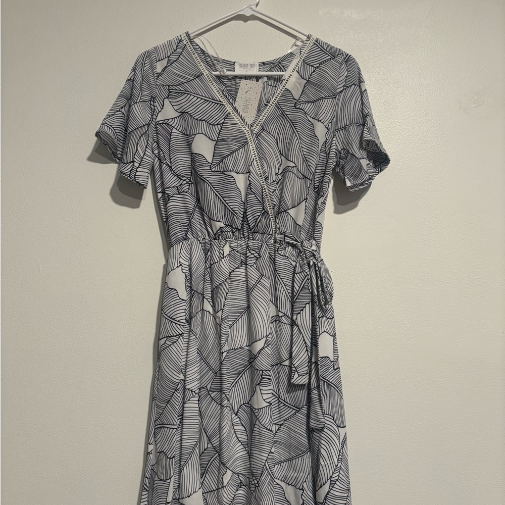 Sienna Sky White and Navy Leaf-Print Wrap Dress